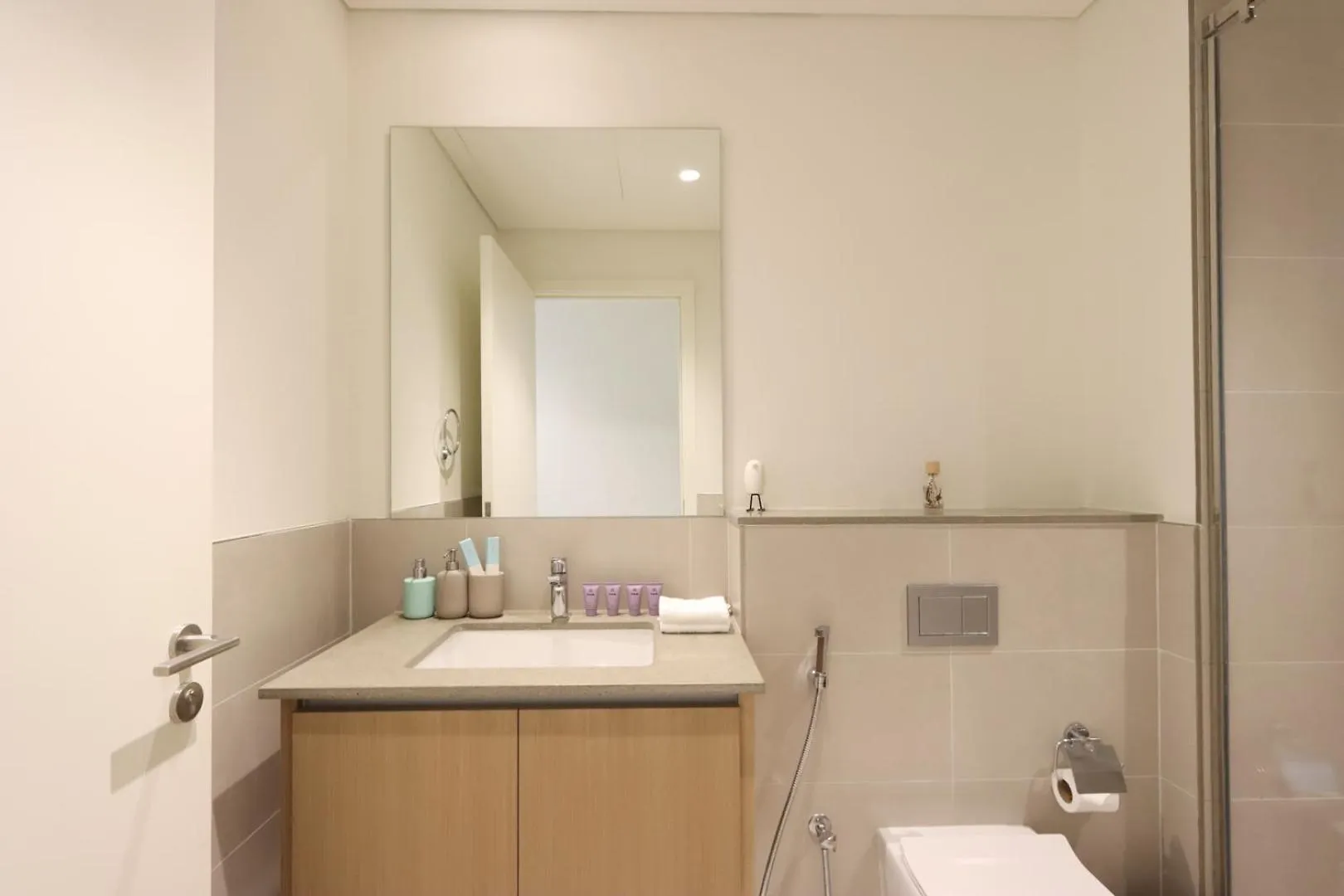 Livbnb-Plush Summer 2Br Unit At Creek Beach Dubai Apartment