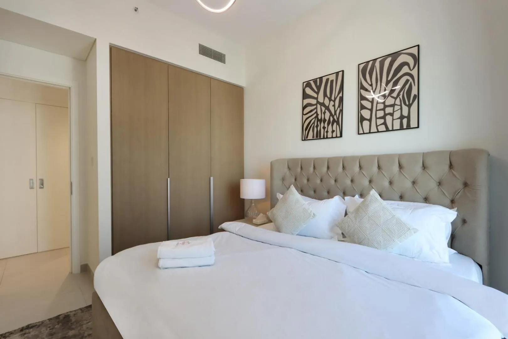 Livbnb-Plush Summer 2Br Unit At Creek Beach Dubai Apartment