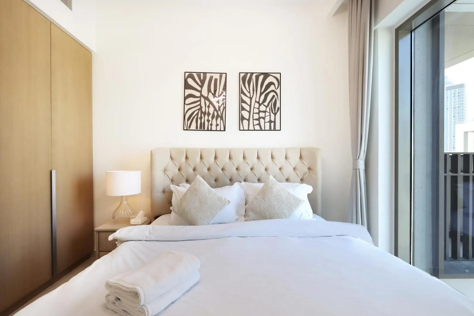 Livbnb-Plush Summer 2Br Unit At Creek Beach Dubai 0*,  United Arab Emirates