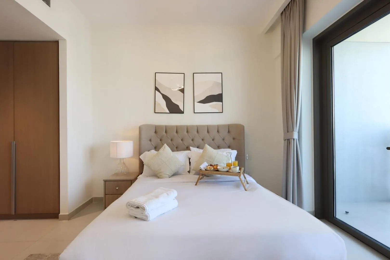 Livbnb-Plush Summer 2Br Unit At Creek Beach Dubai Apartment