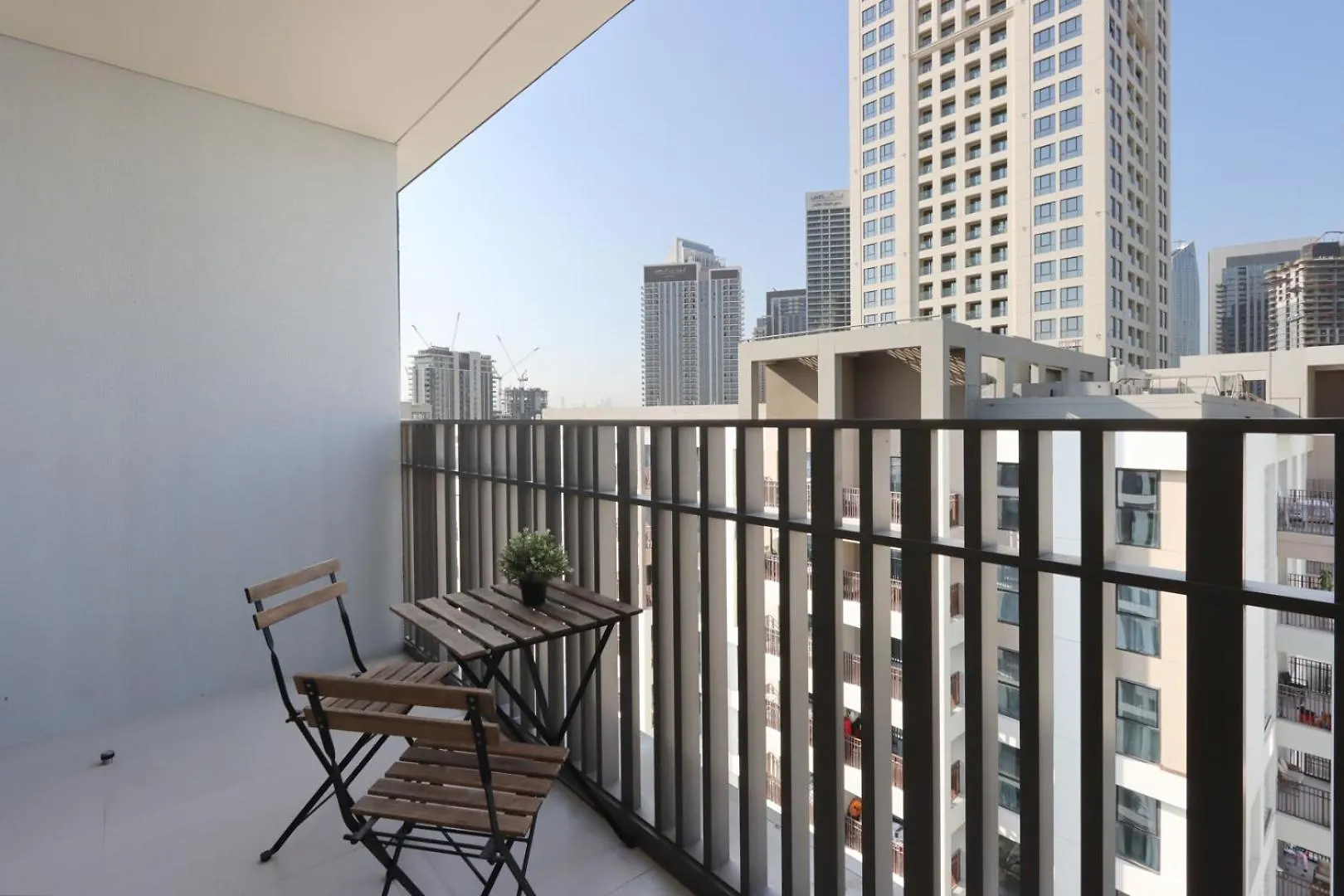 Livbnb-Plush Summer 2Br Unit At Creek Beach Dubai 0*,